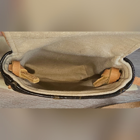 Authentic LOUIS VUITTON Cancun Pochette Crossbody Bag - Picture 7 of 12